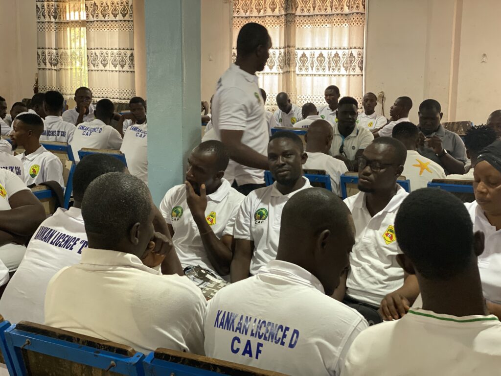 Formation Licence D CAF à Kankan : une centaine de jeunes encadreurs en stage