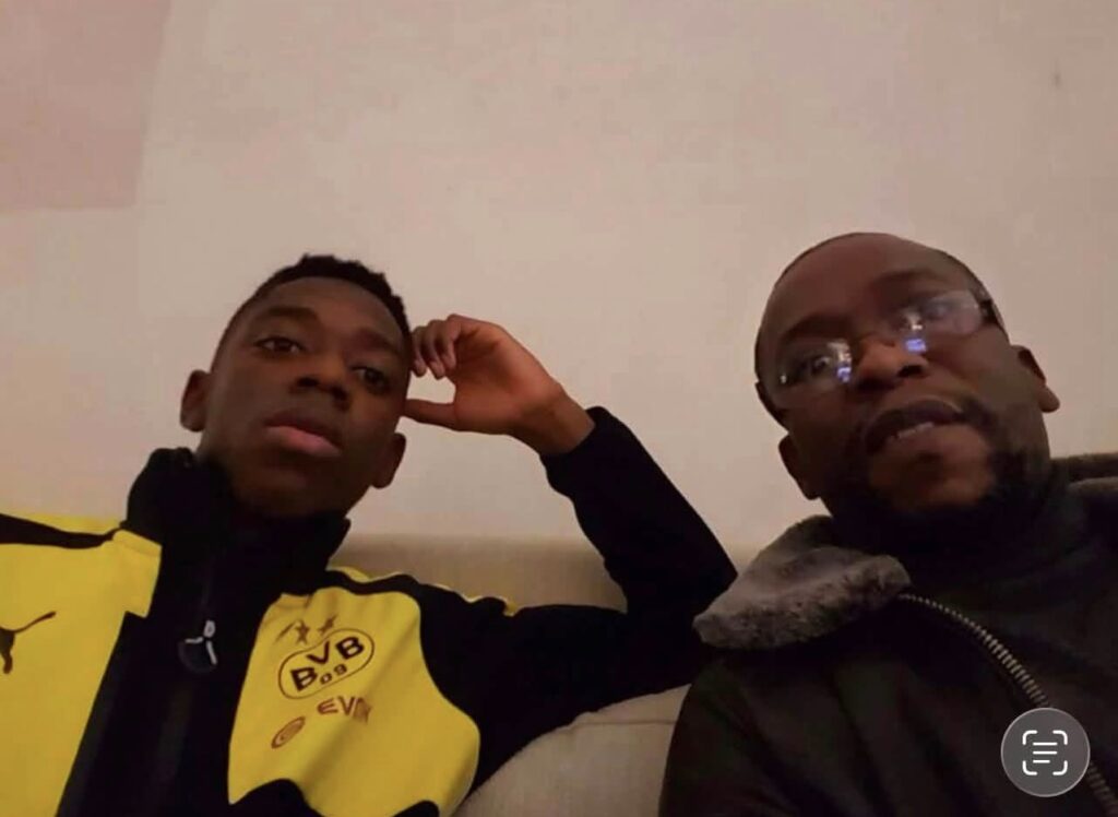 Polémique sur les origines d’Ousmane Dembélé : un journaliste dévoile le nom du vrai père du joueur !